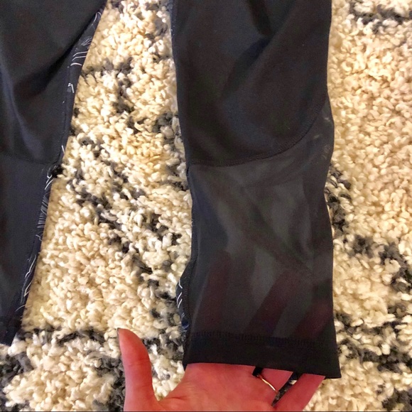 Adidas high waisted capri legging - Picture 4 of 4